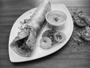 Vegetable Roll [01 Pieces]