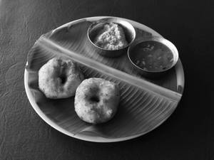 Vada ( 2 Pcs )