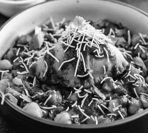Samosa chaat