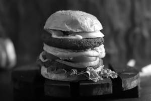 Crunchy Paneer Jumbo Burger