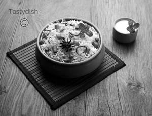 Shahi Veg Dum Biryani ( Medium Spicy)