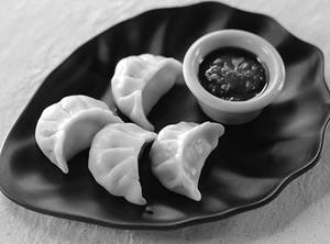 Mix Veg Steamed Momos - 6 Pcs