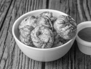 Veg Fried Momos (6 Pcs)