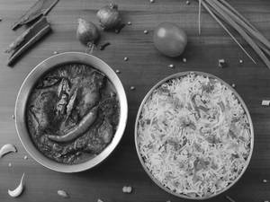 Veg Fried Rice With Ammachi Kozhi Roast [1 Piece]