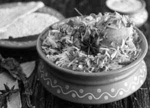 Chicken Hyderabadi Biryani With Raita (on Bone)