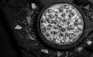Paneer Tikka Pizza [10 Inches] [Serves2-3]