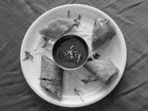 Veg Spring Roll (8 Pcs)