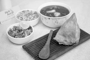 Ussal Samosa ( Spicy Tarri Samosa )