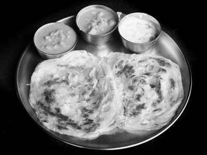 Paratha (2 Pcs) & Curry