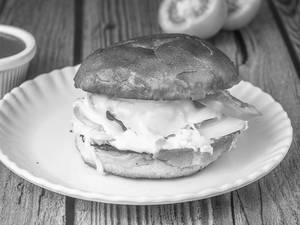 Creamy spicy burger                                                                                                                                                           