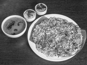 Cheese Onion Tomato Mixed Uttapam