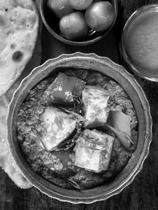 Kadhai Paneer (300ml) + 2 Butter Naan