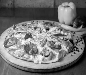 Happy Peri-peri Chicken Pizza