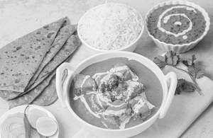 Paneer Makhanwala With Dal Makhani  Meal [Serves 2-3]