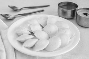 Button Idli