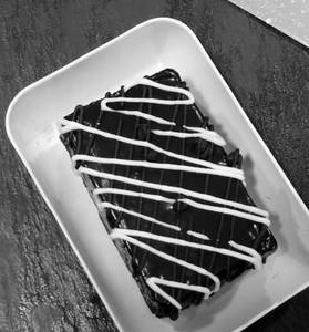 Dark Chocolate Ganache Pastry With Chocolate Chips