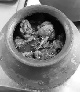 Chicken Handi Desi Ghee Wala 
