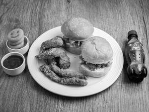 2 Pc Chicken Burger  + 2 Pc Smiley + 2 Chicken Strip + 2pc Chicken Wings + 200ml campa 2 pc