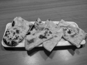 Cheese Naan [1 Pc]