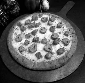Chicken Dominator Pizza
