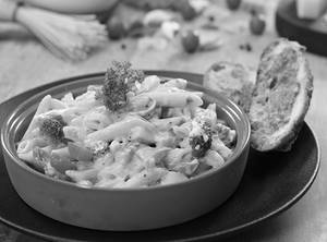 White Cheese Pasta Full