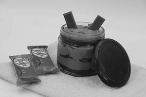 Dessert Kit Kat Jar Cake