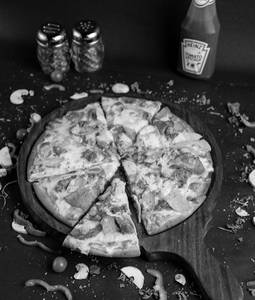 Italian Salami Pizza