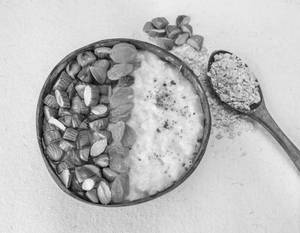 Almond Raisin Oats Bowl