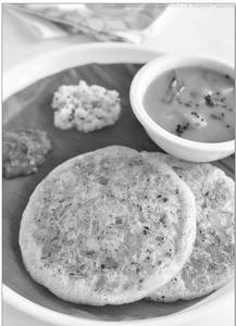 Onion Uthappam  (1 Pc)