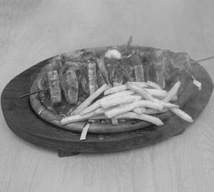 Cottage Cheese Shashlik With Hot Bbq Sauce