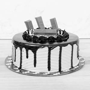 Kit Kat Chocolate Drip Cake (Eggless)