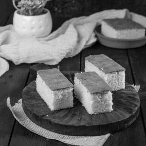 Date & Banana Cake