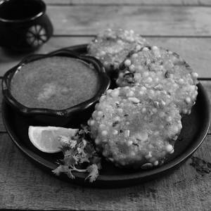 Sabudana wada (2 pieces)