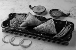 Onion Patti Samosa ( 2 Pc )