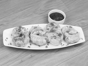 Veg Pan Fried Momos