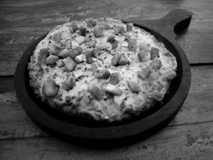 9" Bombay Chowpatty Pizza (Large)