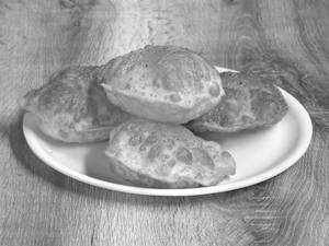 Poori (4 Poori)