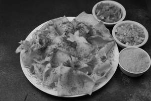 Butter Khichiya Masala Papad