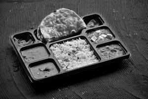 Punjabi Thali (Tandoori Roti)
