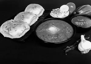 Lai Bhari Kolhapuri Pav Bhaji