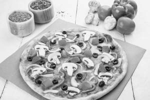 8" Spicy Mushroom  N Red Paprika Exotica Pizza