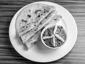 Chicken Bharta With Paratha