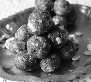 Khajoor Ladoo [5 Pieces]