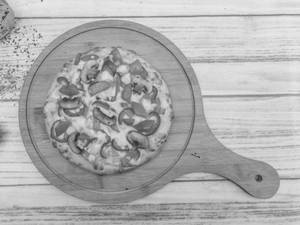 7 Fresh Veggie Pizza