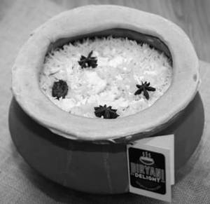 Kaju Paneer Dum Biryani