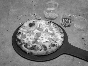 7" One Love Tomato Pizza