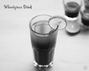 Wheat Grass with Lime Juice