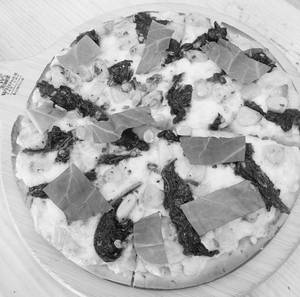 Spinach And Corn Pizza
