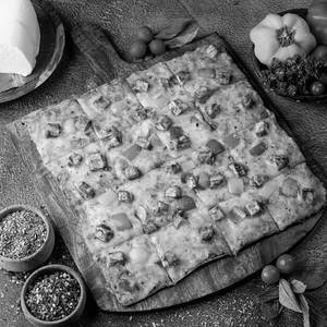 BBQ Paneer Pizza