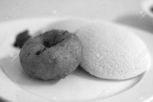 Idli With Vada